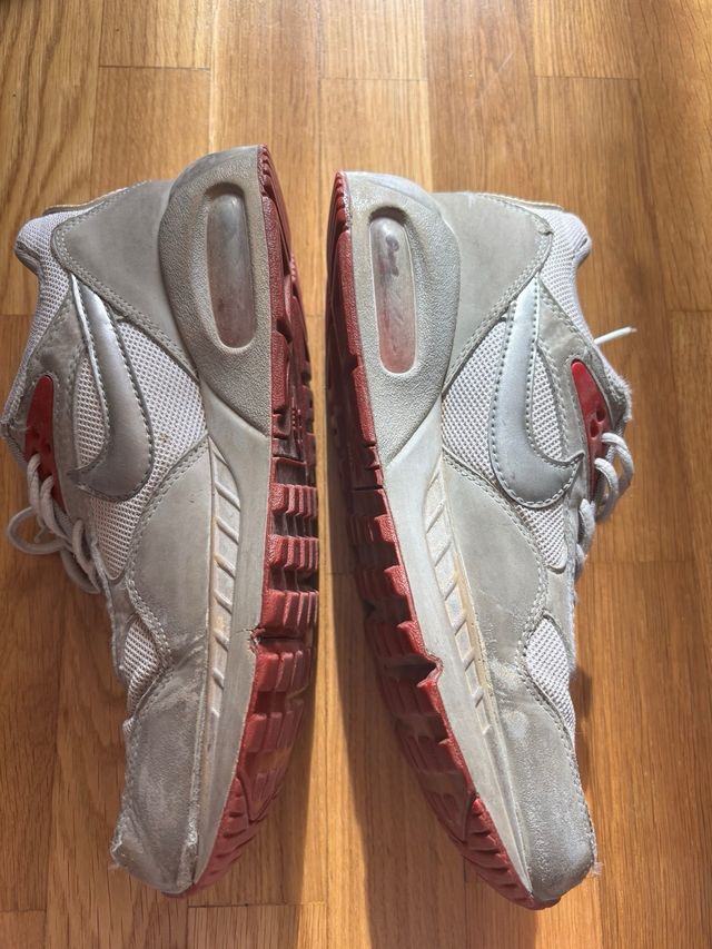 Zapatillas Nike Air Max grises y rosas