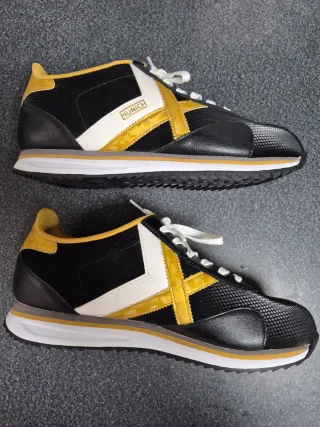 Munich Bamba Minich Negro y Dorado