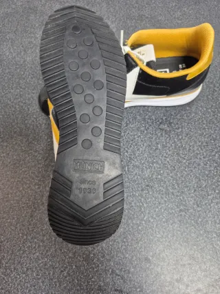 Munich Bamba Minich Negro y Dorado