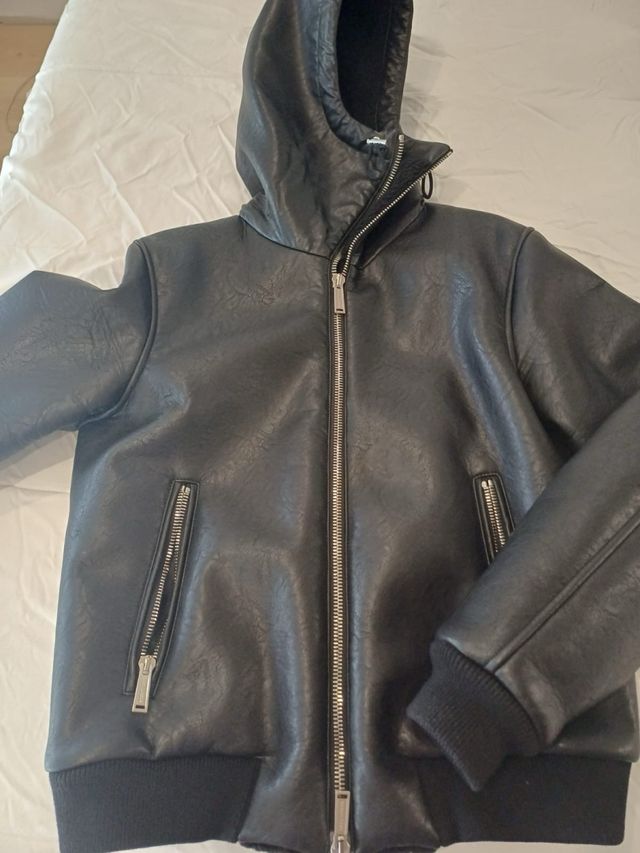 Chaqueta Bomber DSQUARED2 con capucha.