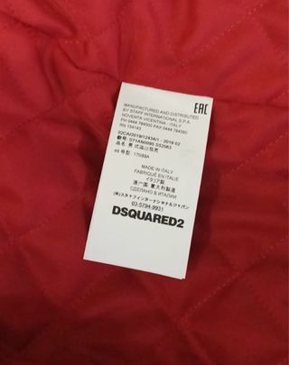 Chaqueta Bomber DSQUARED2 con capucha.