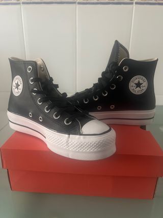 Converse de piel. Un solo uso, como nuevas