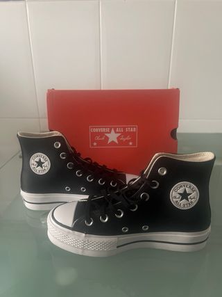 Converse de piel. Un solo uso, como nuevas