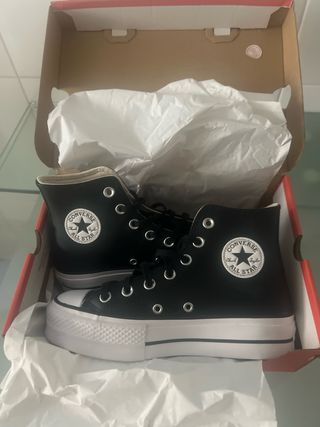 Converse de piel. Un solo uso, como nuevas