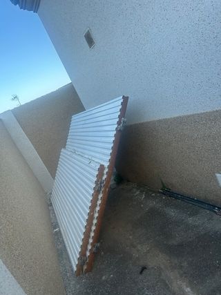 Puerta corredera metálica