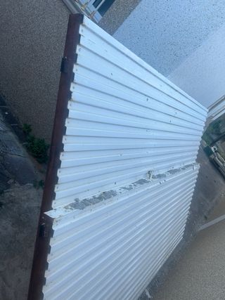 Puerta corredera metálica