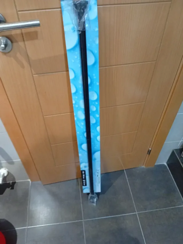 Barra de ducha extensible negra