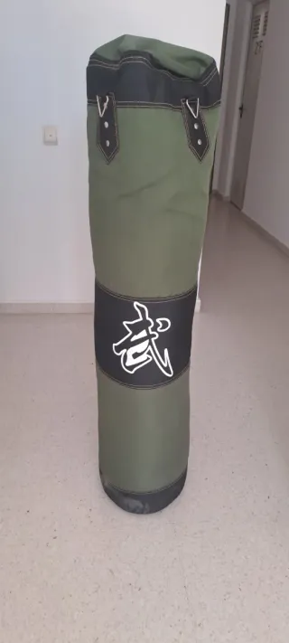 Saco de boxeo verde 1.20m  . Relleno Pesa 35 kilos