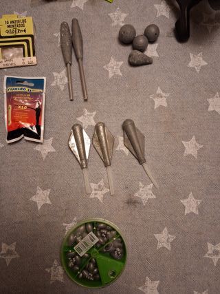 Lote de pesca: cañas, carretes y accesorios