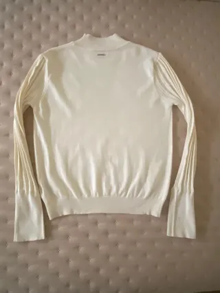 Jersey fino cuello alto manga acampanada