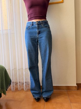 Pantalón vaquero Stradivarius Talla 38