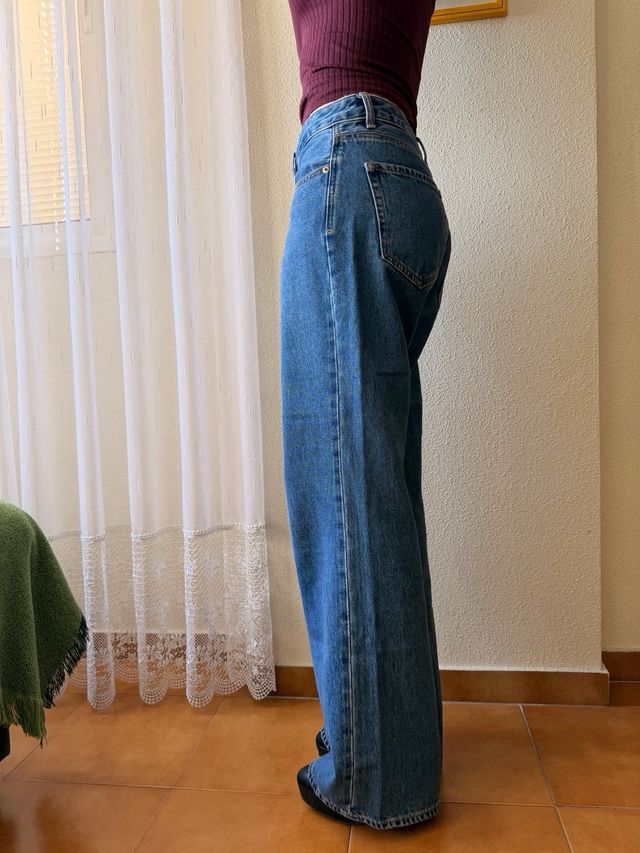 Pantalón vaquero Stradivarius Talla 38