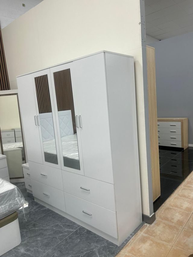 Armario 4 puertas blanco con espejos 2  NUEVO