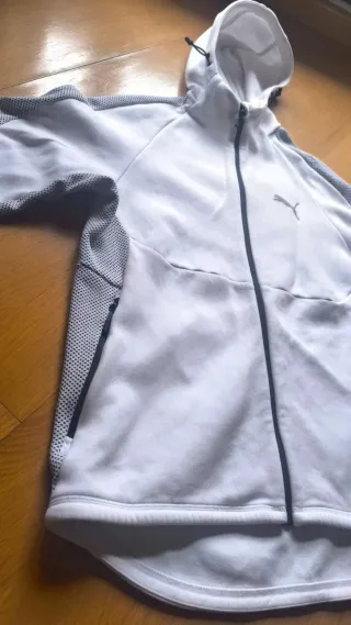 Chaqueta Puma Blanca y Gris con Capucha