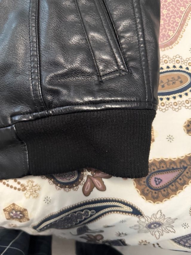 Chaqueta Levi's Negra Forrada  100% poliester