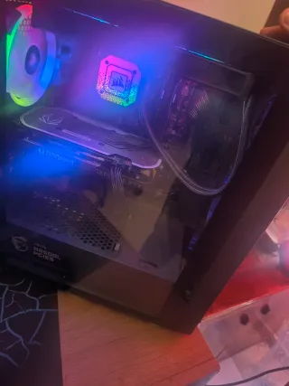 Torre Gaming PC + Monitor