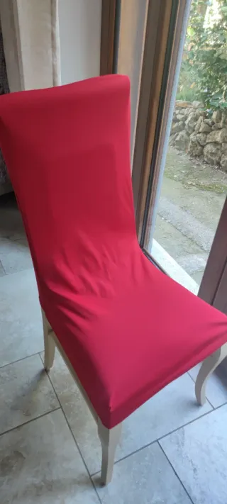 Coprisedie e copritavolo rossi