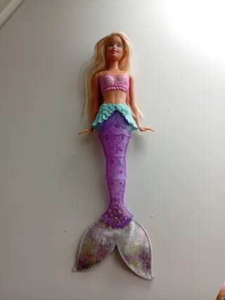 Barbie Sirena Morada y Rosa, con luz. Para bañarse