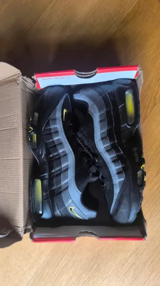 Nike Air Max 95 Negro Gris Amarillo