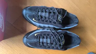 Nike Air Max 95 Negro Gris Amarillo