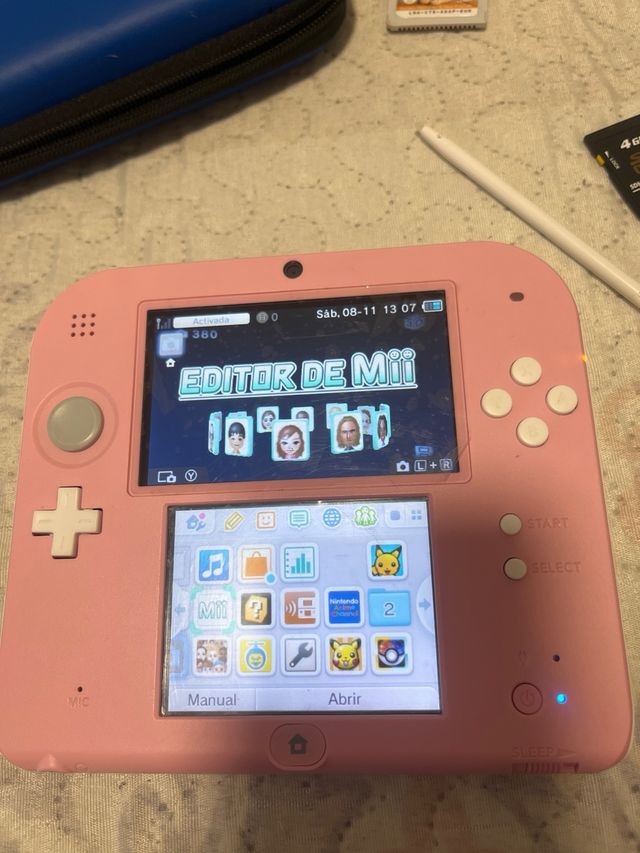 Nintendo 2DS Rosa con Accesorios, todo original .