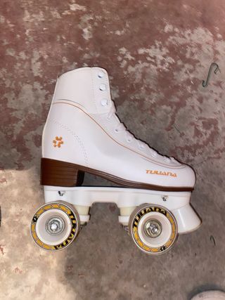 Patines blancos talla 32 con protecciones