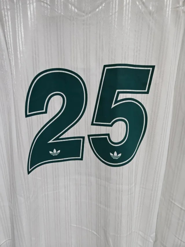 Camiseta Adidas Oasis Edición Especial Talla L