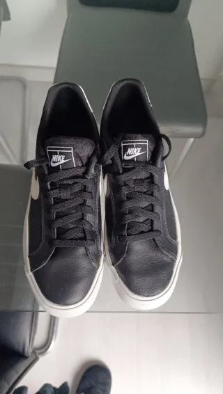 Zapatillas Nike Negras y Blancas