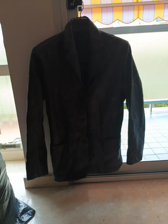 Chaqueta de piel negra