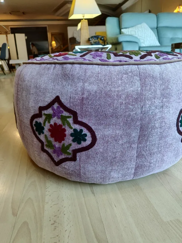 Puff NUEVO étnico floral tapizado multicolor