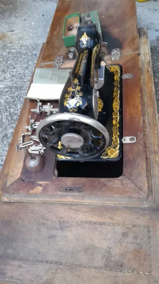 Máquina de coser antigua año 1926