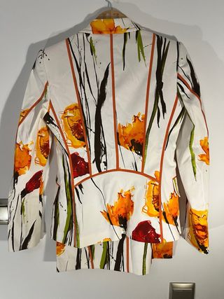 Traje Carolina Herrera floral