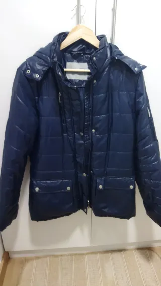 Abrigo azul tipo parka