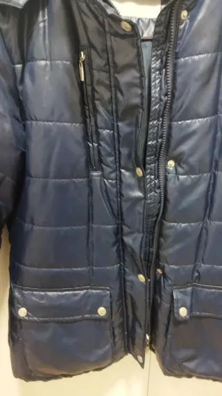 Abrigo azul tipo parka