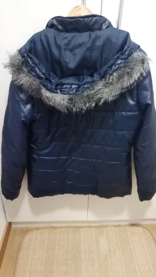 Abrigo azul tipo parka