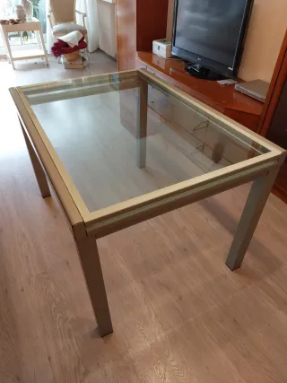 Mesa de comedor cristal y metal, extensible.