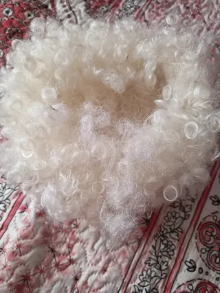 Peluca rizada blanca