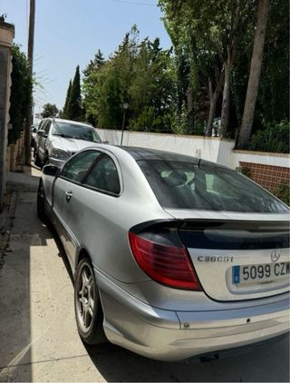 Mercedes-Benz Clase C 2004