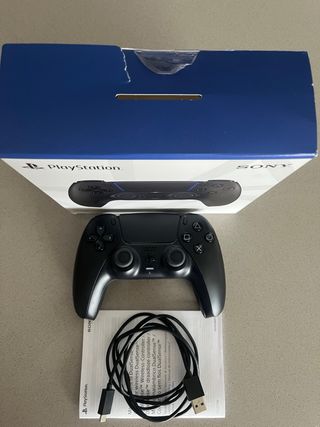 PS5 + 2 mandos + The Last of Us I