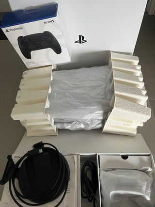 PS5 + 2 mandos + The Last of Us I