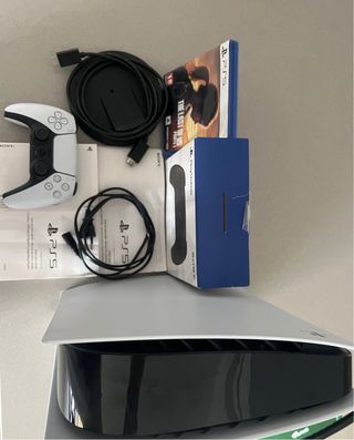 PS5 + 2 mandos + The Last of Us I