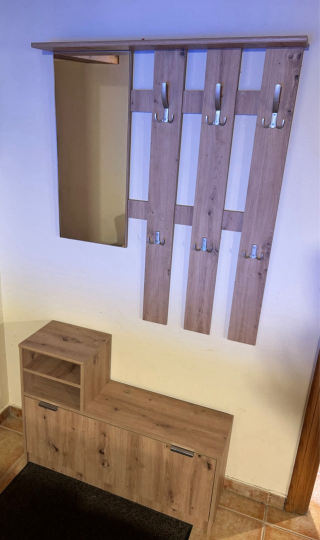 Mueble recibidor con espejo y zapatero