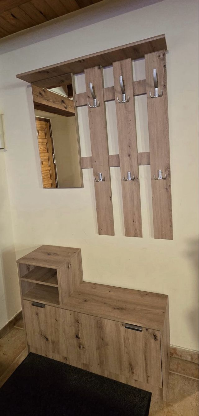 Mueble recibidor con espejo y zapatero