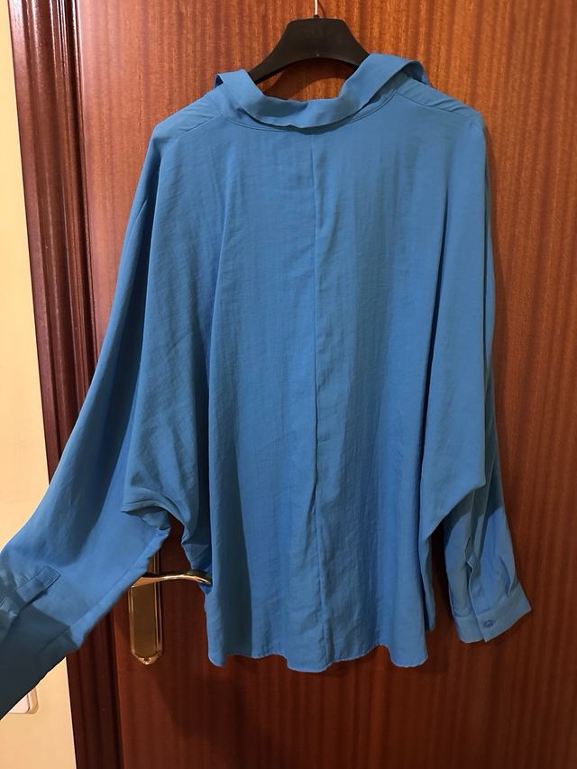 Camisa azul oversize