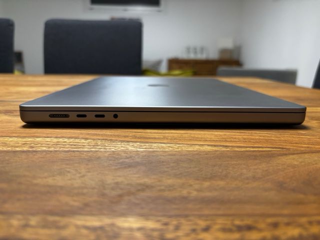 MacBook Pro 16 512GB SSD 16GB RAM