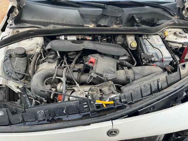 Mercedes GLA 180 AMG Line - 2019 - golpe frontal