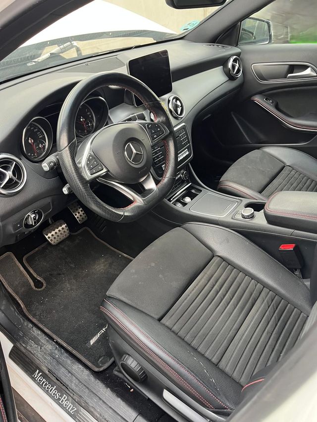 Mercedes GLA 180 AMG Line - 2019 - golpe frontal