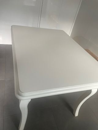 Mesa extensible 115/210 x 80 y 4 sillas