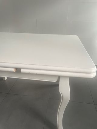 Mesa extensible 115/210 x 80 y 4 sillas