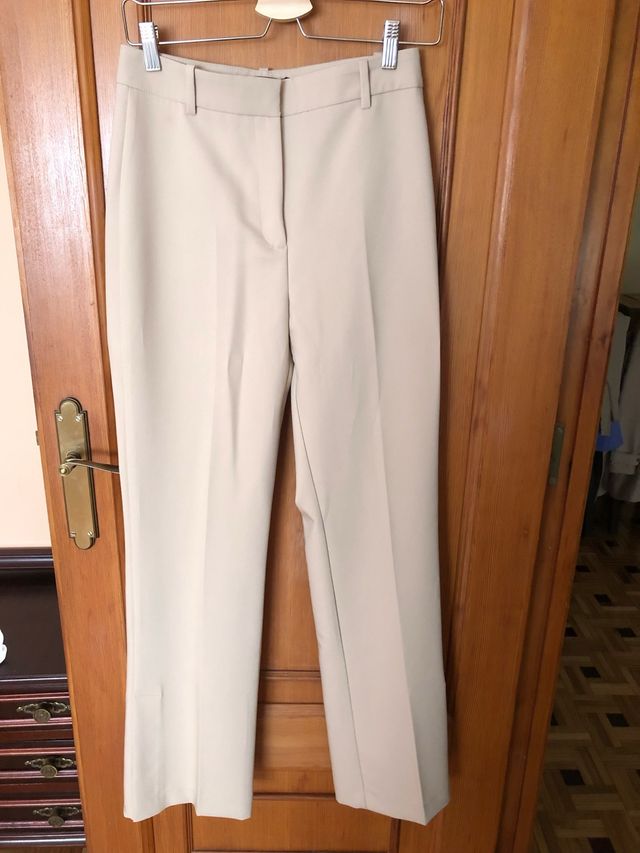 Pantalón mujer Zara, recto beige, abertura tobillo